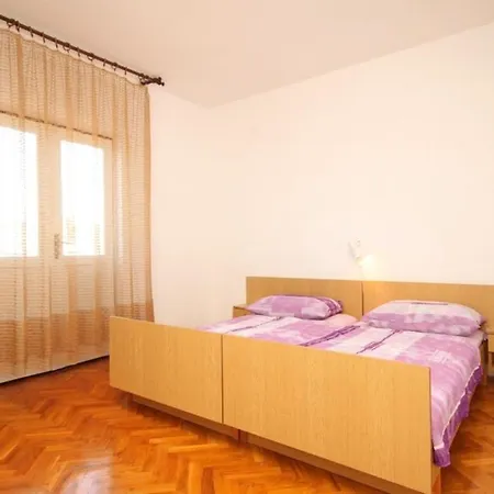 With Parking Space Razanj, - 8360 * روغوزنيكا